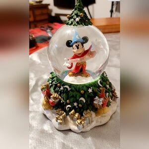 Disney Sorcerer Mickey Holiday Snow Globe